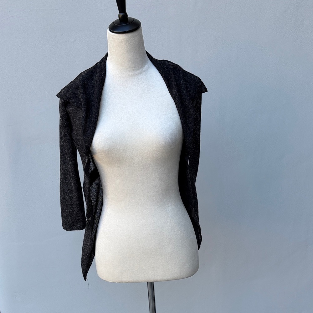 VINTAGE HAVANA Girl’s Black Knit Sweater Cardigan w/ Zipper Details size Medium